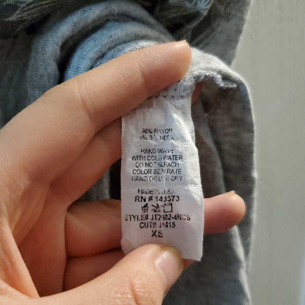 Threads Studio Gray Moon Flower Tank Top - Picture 4 of 4